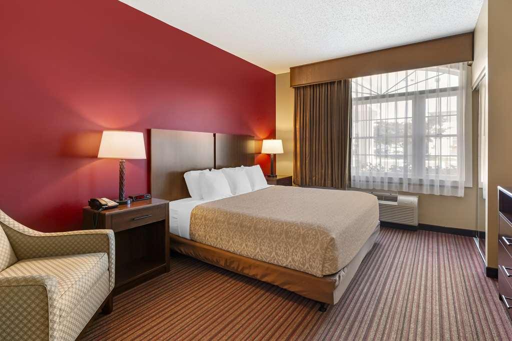 Best Western Plus Dutch Haus Inn And Suites Columbiana Pokój zdjęcie